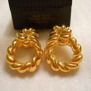 Avon - Bold Twist Pierced Earrings   430
